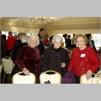 109 Dorly Brunner, Helen Gorsky, and their lovely friend between.jpg